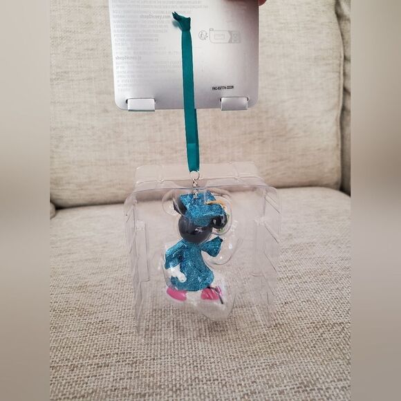 ✨DISNEY✨ NEW! - Mickey Selfie Graduation Ornament - Picture 7 of 12